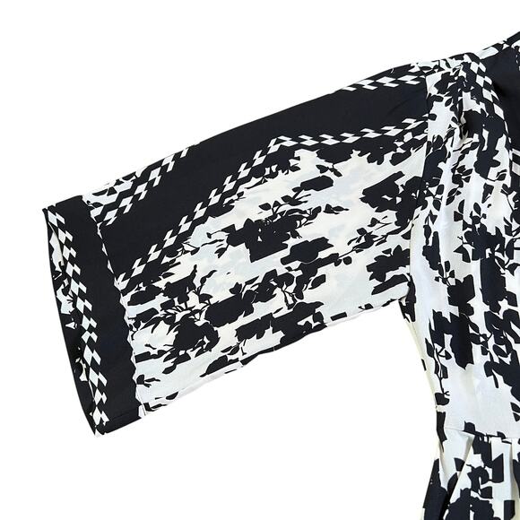 CAbi X-Factor Dress Black White Size Medium Spring‎ 2023 Work Party Cocktails - Picture 4 of 7